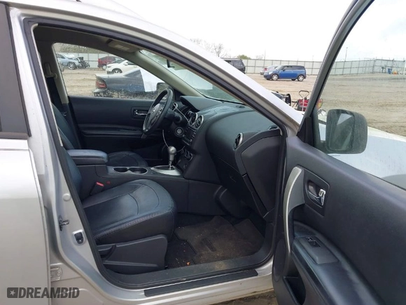 2014 Nissan Rogue Select S with VIN JN8AS5MT8EW616831, listed as a IAAI auction lot 41962297 with 150,968 mi miles. Bid and sale history available at carsss.com. Image 5.