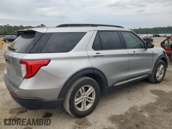 2022 Ford Explorer XLT with VIN 1FMSK7DH3NGB75784, listed as a Copart auction lot 55947905 with 32,622 mi miles and Clean title. Bid and sale history available at DreamBid. Image 3.