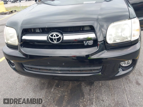 2005 Toyota Sequoia SR5 with VIN 5TDBT44A05S255200, listed as a IAAI auction lot 42215046 with 194,891 mi miles and . Bid and sale history available at DreamBid. Image 6.