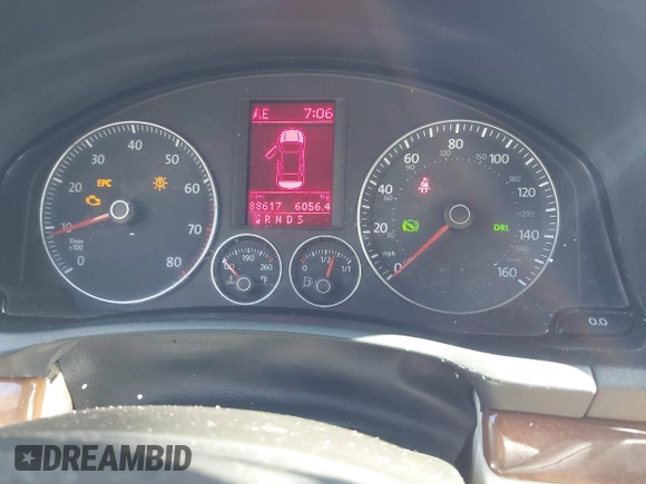 2007 Volkswagen Eos 2.0T with VIN WVWFA71FX7V051232, listed as a IAAI auction lot 41674652 with 88,617 mi miles and . Bid and sale history available at DreamBid. Image 7.