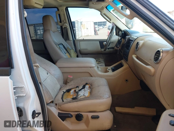 2003 Ford Expedition Eddie Bauer with VIN 1FMEU17L23LA08390, listed as a IAAI auction lot 42129320 with 227,816 mi miles. Bid and sale history available at carsss.com. Image 5.