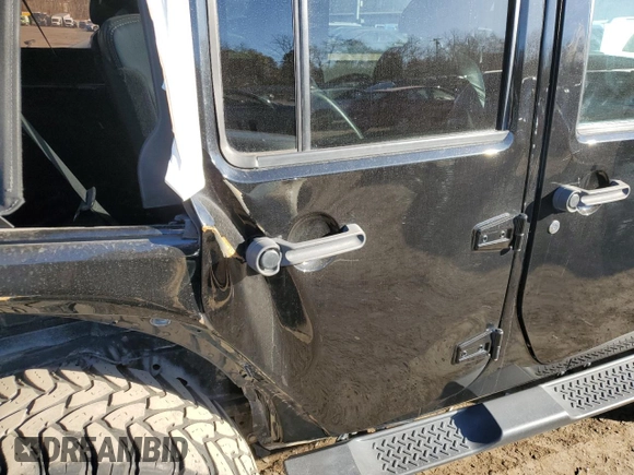 2018 Jeep Wrangler JK Unlimited Sahara with VIN 1C4BJWEG5JL851015, listed as a Copart auction lot 81107834 with 43,461 mi miles and Clean Title. Bid and sale history available at carsss.com. Image 11.