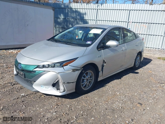 2017 Toyota Prius Prime Plus with VIN JTDKARFP8H3051190, listed as a IAAI auction lot 41736930 with NaN miles. Bid and sale history available at carsss.com. Image 17.