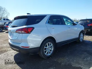 2022 Chevrolet Equinox LT with VIN 3GNAXKEVXNL261573, listed as a IAAI auction lot 41964423 with 45,648 mi miles. Bid and sale history available at carsss.com. Image 4.
