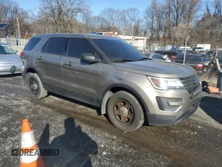 2016 Ford Utility Police Interceptor with VIN 1FM5K8AR8GGC61823, listed as a Copart auction lot 84832484 with 0 mi miles and Salvage Title. Bid and sale history available at carsss.com. Image 4.