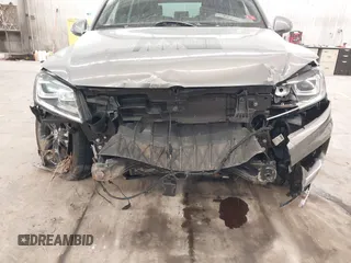 2017 Volkswagen Touareg Wolfsburg Edition с VIN WVGRF7BP3HD003094, выставлен на аукционе IAAI как лот 41199373 с пробегом 110 880 миль миль и . История ставок и продаж доступна на DreamBid. Изображение 6.