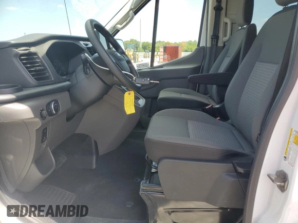 2024 Ford Transit Passenger XL with VIN 1FBAX2C89RKA74343, listed as a Copart auction lot 53151605 with 32,299 mi miles and Clean Title. Bid and sale history available at carsss.com. Image 7.