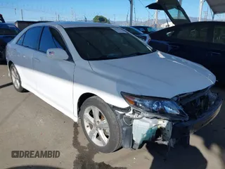 2011 Toyota Camry LE z VIN 4T1BF3EK6BU763487, wystawiony jako IAAI lot #41831584 z przebiegiem 212 366 mil mil oraz . Historia ofert i sprzedaży dostępna na DreamBid. Obrazek 1.
