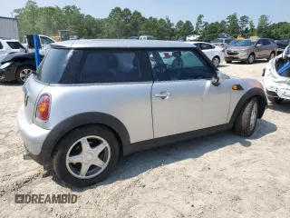 2010 MINI Hardtop с VIN WMWMF3C5XATZ25066, выставлен на аукционе Copart как лот 60396455 с пробегом 140 888 миль миль и Чистый • Clean title. История ставок и продаж доступна на DreamBid. Изображение 3.