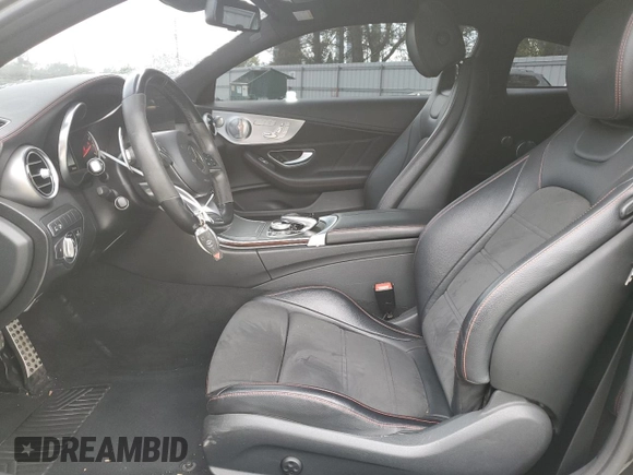 2018 Mercedes-Benz C 43 AMG z VIN WDDWJ6EB5JF672788, wystawiony jako Copart lot #55518825 z przebiegiem 61 840 mil mil oraz Szkoda całkowita • Salvage title. Historia ofert i sprzedaży dostępna na DreamBid. Obrazek 7.