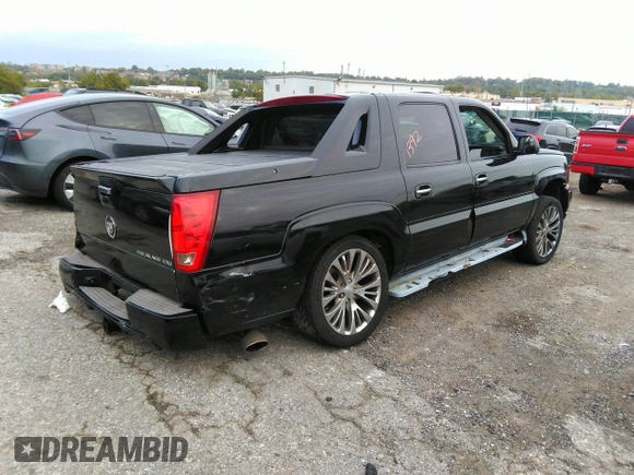 2005 Cadillac Escalade EXT z VIN 3GYEK62N65G162191, wystawiony jako IAAI lot #40421755 z przebiegiem 119 628 mil mil oraz . Historia ofert i sprzedaży dostępna na DreamBid. Obrazek 4.