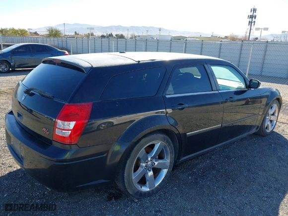 2007 Dodge Magnum R/T with VIN 2D4GV57247H737215, listed as a IAAI auction lot 41388776 with 116,326 mi miles. Bid and sale history available at carsss.com. Image 4.