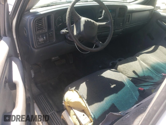 2002 Chevrolet Silverado 1500 with VIN 1GBHC29U22E300208, listed as a Copart auction lot 52234395 with Not Provided miles and Clean Title. Bid and sale history available at DreamBid. Image 8.