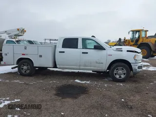 2020 Ram 2500 Tradesman with VIN 3C6UR4HJ1LG261432, listed as a IAAI auction lot 41573636 with 154,147 mi miles. Bid and sale history available at carsss.com. Image 14.