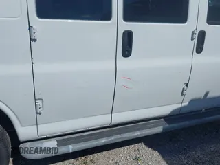 2018 GMC Savana Cargo with VIN 1GTW7AFG6J1902874, listed as a IAAI auction lot 41074511 with 70,760 mi miles. Bid and sale history available at carsss.com. Image 6.