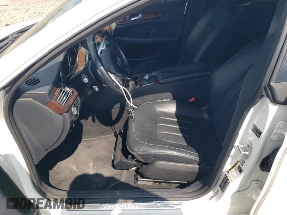 2014 Mercedes-Benz CLS-Class CLS 550 with VIN WDDLJ9BB9EA117290, listed as a Copart auction lot 68517414 with 98,705 mi miles and Salvage Title. Bid and sale history available at carsss.com. Image 7.