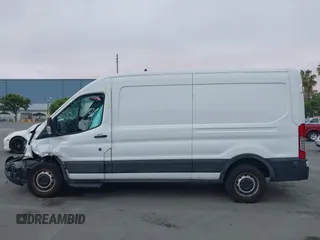 2020 Ford Transit Cargo с VIN 1FTBR1CG5LKB66925, выставлен на аукционе IAAI как лот 42449109 с пробегом Не указан миль и . История ставок и продаж доступна на DreamBid. Изображение 15.