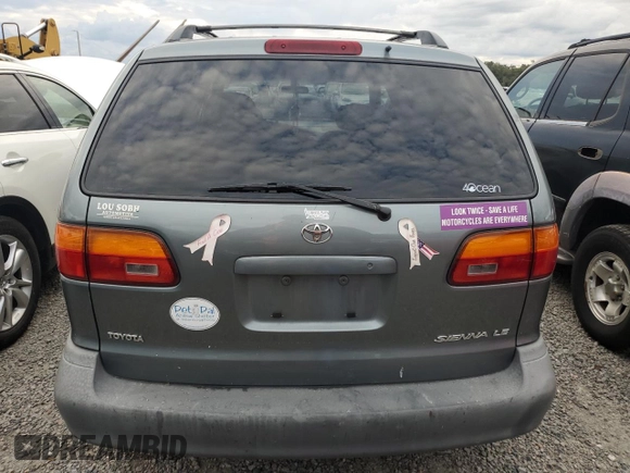 2000 Toyota Sienna LE with VIN 4T3ZF13C6YU258905, listed as a Copart auction lot 74745744 with 0 mi miles and Salvage Title. Bid and sale history available at carsss.com. Image 6.