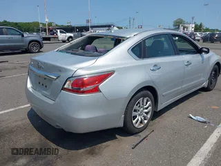 2015 Nissan Altima 2.5 z VIN 1N4AL3AP5FN376199, wystawiony jako IAAI lot #42416775 z przebiegiem 88 202 mil mil oraz . Historia ofert i sprzedaży dostępna na DreamBid. Obrazek 4.