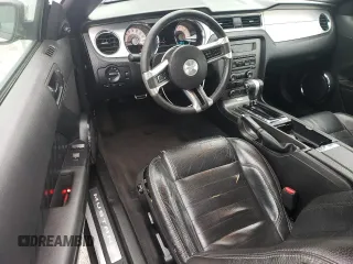 2011 Ford Mustang V6 z VIN 1ZVBP8EM9B5131834, wystawiony jako Copart lot #52545465 z przebiegiem 164 357 mil mil oraz Szkoda całkowita • Salvage title. Historia ofert i sprzedaży dostępna na DreamBid. Obrazek 8.