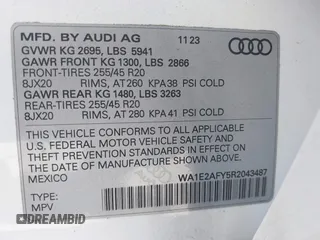 2024 Audi Q5 S line Premium Plus z VIN WA1E2AFY5R2043487, wystawiony jako IAAI lot #41938172 z przebiegiem 19 658 mil mil oraz . Historia ofert i sprzedaży dostępna na DreamBid. Obrazek 9.