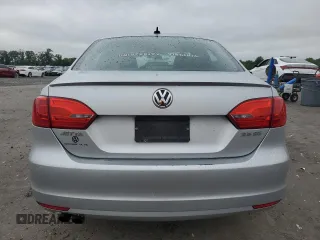 2013 Volkswagen Jetta SE z VIN 3VWDP7AJ8DM377432, wystawiony jako Copart lot #60154025 z przebiegiem 117 757 mil mil oraz Szkoda całkowita • Salvage title. Historia ofert i sprzedaży dostępna na DreamBid. Obrazek 6.