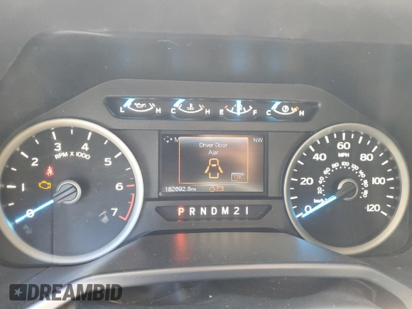 2017 Ford F-150 XL z VIN 1FTEX1CPXHKC74502, wystawiony jako Copart lot #63944835 z przebiegiem 182 692 mil mil oraz Czysty tytuł • Clean title. Historia ofert i sprzedaży dostępna na DreamBid. Obrazek 9.