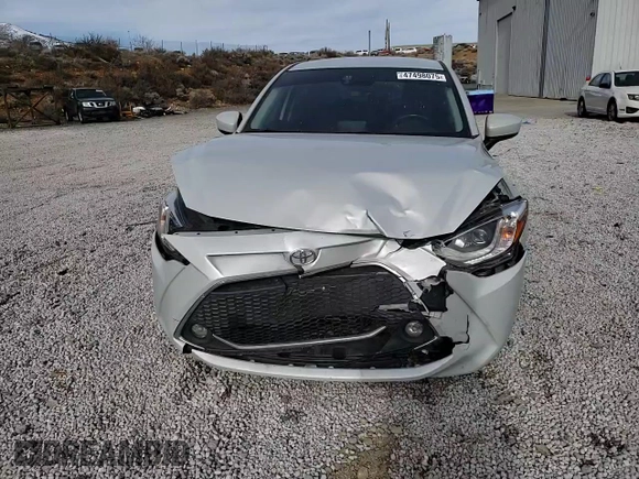 2019 Toyota Yaris L z VIN 3MYDLBYV3KY506033, wystawiony jako Copart lot #47498075 z przebiegiem 71 326 mil mil oraz Szkoda całkowita • Salvage title. Historia ofert i sprzedaży dostępna na DreamBid. Obrazek 11.
