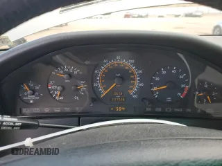1994 Mercedes-Benz S with VIN WDBGA51E0RA172358, listed as a Copart auction lot 77541104 with 237,028 mi miles and Clean Title. Bid and sale history available at DreamBid. Image 9.