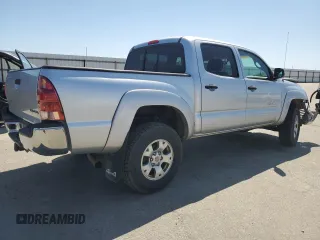 2008 Toyota Tacoma z VIN 5TELU42N38Z470021, wystawiony jako Copart lot #52046435 z przebiegiem 184 010 mil mil oraz Szkoda całkowita • Salvage title. Historia ofert i sprzedaży dostępna na DreamBid. Obrazek 3.