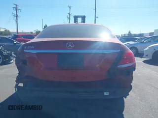 2020 Mercedes-Benz E 350 z VIN WDDZF8DBXLA704257, wystawiony jako IAAI lot #41248454 z przebiegiem 67 143 mil mil oraz . Historia ofert i sprzedaży dostępna na DreamBid. Obrazek 16.