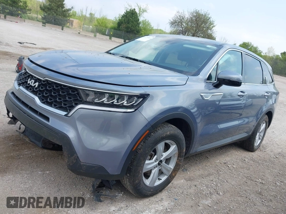 2022 Kia Sorento LX z VIN 5XYRG4LCXNG107106, wystawiony jako IAAI lot #42279041 z przebiegiem 83 189 mil mil oraz . Historia ofert i sprzedaży dostępna na DreamBid. Obrazek 17.