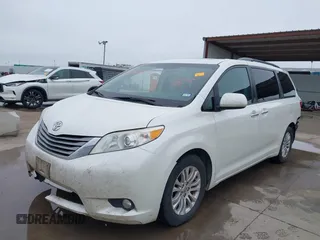 2017 Toyota Sienna XLE Auto Access Seat z VIN 5TDYZ3DC2HS846346, wystawiony jako IAAI lot #42126507 z przebiegiem 223 462 mil mil oraz . Historia ofert i sprzedaży dostępna na DreamBid. Obrazek 2.