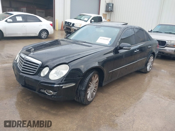 2008 Mercedes-Benz E-Class Luxury 3.5L with VIN WDBUF87X08B252718, listed as a IAAI auction lot 41186080 with 101,288 mi miles. Bid and sale history available at carsss.com. Image 2.