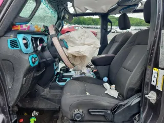 2018 Jeep Wrangler Unlimited Sport S z VIN 1C4HJXDGXJW299558, wystawiony jako Copart lot #58648855 z przebiegiem Nie podano mil oraz Szkoda całkowita • Salvage title. Historia ofert i sprzedaży dostępna na DreamBid. Obrazek 7.
