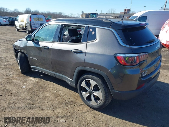 2018 Jeep Compass Altitude with VIN 3C4NJDBBXJT326322, listed as a IAAI auction lot 41757452 with 66,026 mi miles and . Bid and sale history available at carsss.com. Image 19.