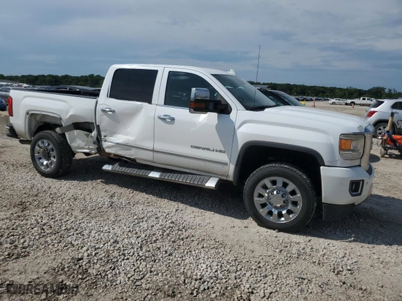 2015 GMC Sierra 2500HD Denali with VIN 1GT120EG3FF679241, listed as a Copart auction lot 67643544 with 185,286 mi miles and Salvage Title. Bid and sale history available at carsss.com. Image 4.
