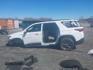 2022 Chevrolet Traverse LT z VIN 1GNEVHKW8NJ122749, wystawiony jako IAAI lot #41885902 z przebiegiem Nie podano mil oraz . Historia ofert i sprzedaży dostępna na DreamBid. Obrazek 15.