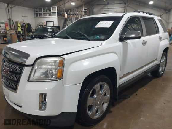 2011 GMC Terrain SLT-2 with VIN 2CTFLXE58B6246386, listed as a IAAI auction lot 41631834 with 174,802 mi miles. Bid and sale history available at carsss.com. Image 2.