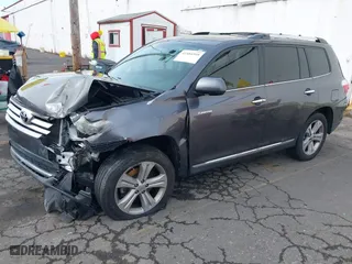 2013 Toyota Highlander Limited with VIN 5TDYK3EH5DS092173, listed as a IAAI auction lot 41484395 with 119,138 mi miles. Bid and sale history available at carsss.com. Image 17.