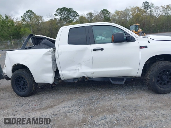 2009 Toyota Tundra 4WD Truck with VIN 5TFBW54119X085037, listed as a IAAI auction lot 41914195 with 211,913 mi miles. Bid and sale history available at carsss.com. Image 13.