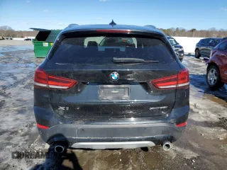 2021 BMW X1 xDrive28i with VIN WBXJG9C04M5T78933, listed as a Copart auction lot 45018135 with 72,067 mi miles and Salvage Title. Bid and sale history available at carsss.com. Image 6.