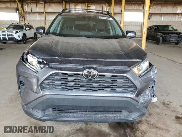 2020 Toyota RAV4 XLE with VIN 2T3W1RFV0LW084934, listed as a Copart auction lot 65985795 with 43,010 mi miles and Salvage title. Bid and sale history available at DreamBid. Image 5.