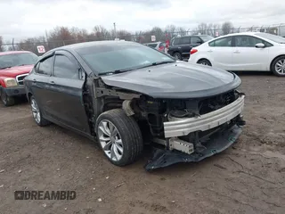 2015 Chrysler 200 S with VIN 1C3CCCBG9FN516065, listed as a IAAI auction lot 41921668 with 162,801 mi miles. Bid and sale history available at carsss.com. Image 1.
