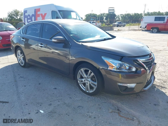 2013 Nissan Altima 3.5 SL with VIN 1N4BL3APXDN433871, listed as a IAAI auction lot 42039383 with 161,200 mi miles. Bid and sale history available at carsss.com. Image 1.