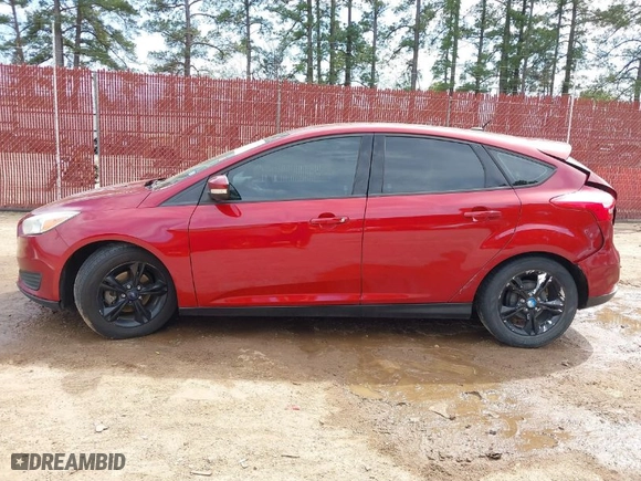 2016 Ford Focus SE with VIN 1FADP3K26GL288926, listed as a IAAI auction lot 41820097 with 189,539 mi miles. Bid and sale history available at carsss.com. Image 14.