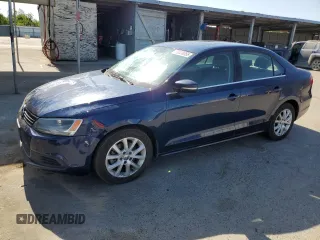 2013 Volkswagen Jetta SE z VIN 3VWDP7AJ0DM394161, wystawiony jako Copart lot #58603055 z przebiegiem 220 729 mil mil oraz Czysty tytuł • Clean title. Historia ofert i sprzedaży dostępna na DreamBid. Obrazek 1.