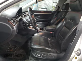 2008 Audi A8 z VIN WAULV94E18N001999, wystawiony jako Copart lot #43851955 z przebiegiem 114 763 mil mil oraz Szkoda całkowita • Salvage title. Historia ofert i sprzedaży dostępna na DreamBid. Obrazek 7.
