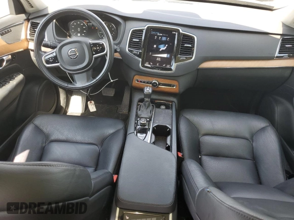 2022 Volvo XC90 Momentum with VIN YV4A22PKXN1867907, listed as a Copart auction lot 61944575 with 41,249 mi miles and Salvage title. Bid and sale history available at DreamBid. Image 8.