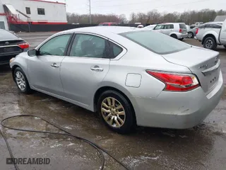 2015 Nissan Altima 2.5 S with VIN 1N4AL3AP2FC424138, listed as a IAAI auction lot 41665211 with 176,366 mi miles. Bid and sale history available at carsss.com. Image 3.